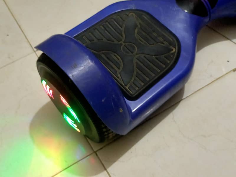 Electric hoverboard - self balancing smooth hoverboard 0
