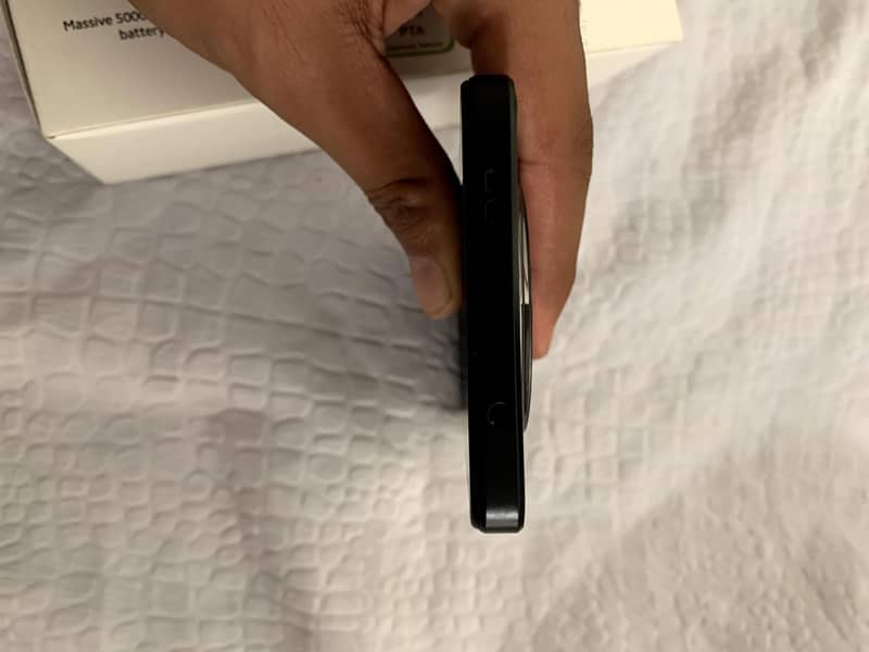 Redmi A3 4/128 complete box  10/10 condition 5