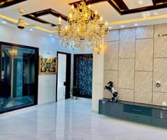 10 Marla House For rent In Beautiful Bahria Town - Sector E