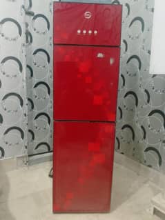 water despenser with freezer