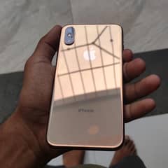 iPhone xs 4 month sim time 10/10 condition
