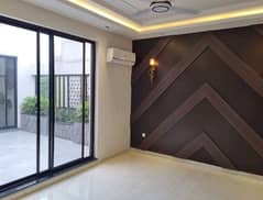 House Of 1 Kanal In DHA Phase 8 For Sale