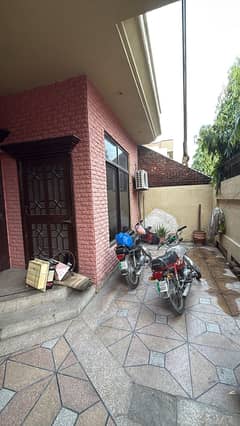 12 Marla 5 Beds house available For Sale in PAF Colony, Zarrar Shaheed Road Lahore, Cantt.