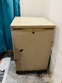 Dawlance room fridge with deep freezer