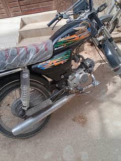 70 cc bike urgent for sale WhatsApp or call  03120315625