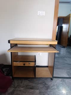Computer desk