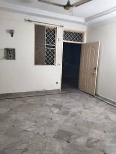 550 Sq feet Flat With Gas Connection For Sale in Johar Town G1 Market