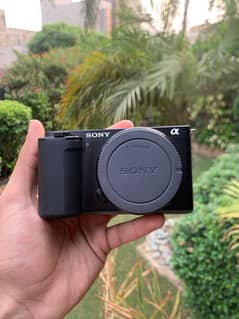 Sony ZV-E10 + Sigma 16mm f/1.4 Lens (Vlogging & Photography Kit)