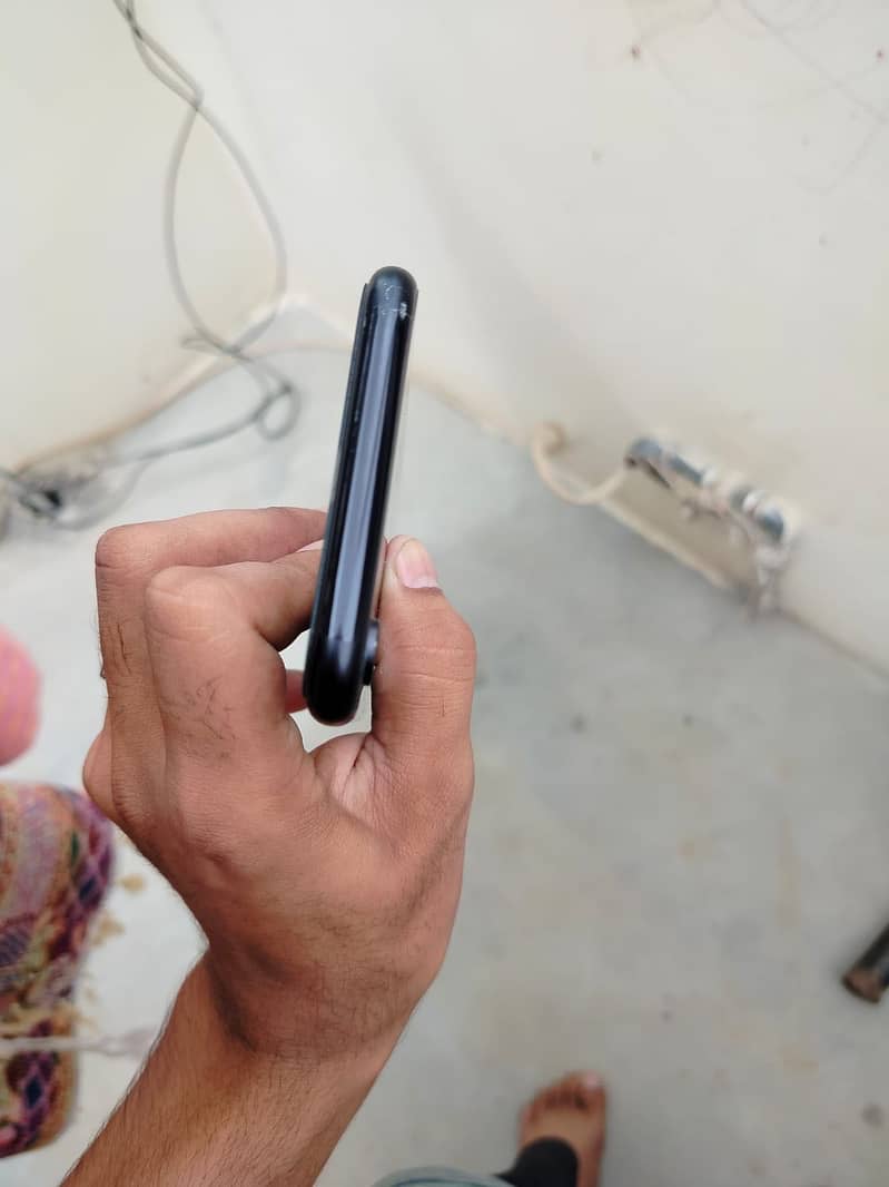 iPhone XR mint condition 0