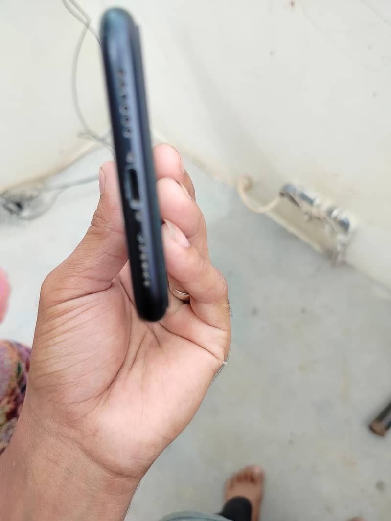iPhone XR mint condition 1