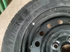 tyre size 165/70/R14 tubeless tyre very good condition