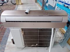 Gree 1.5 Ton Inverter Ac One Season Used Only