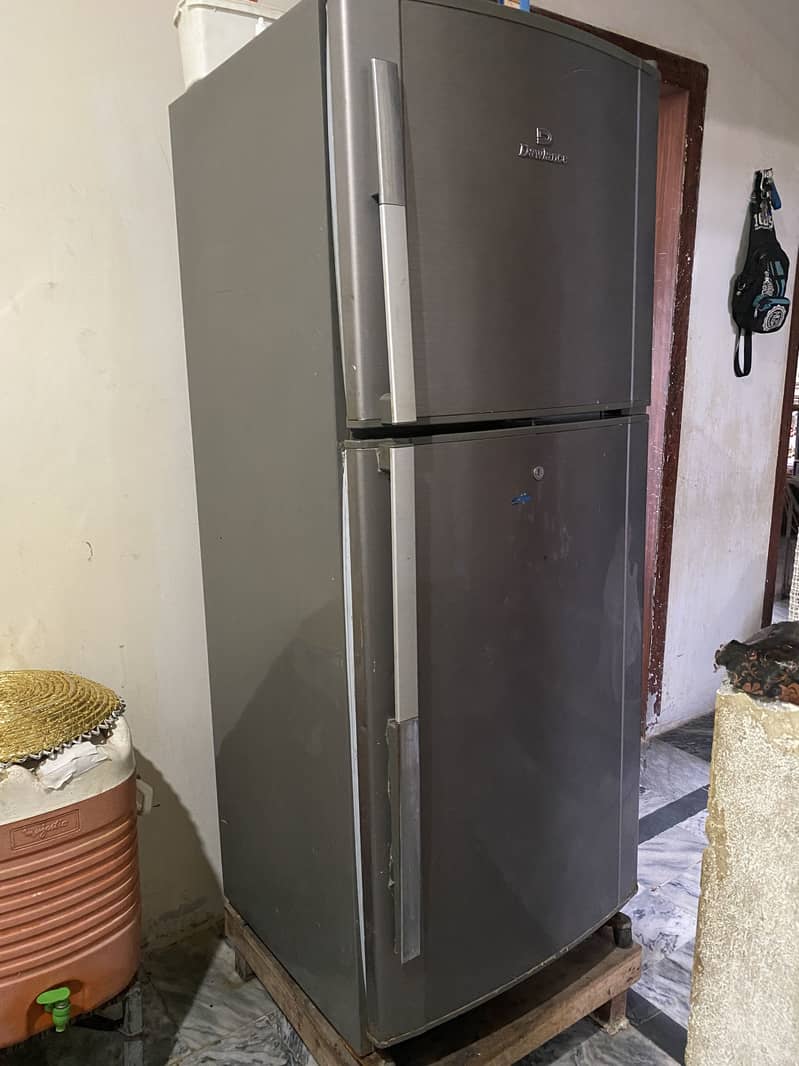 Full size fridge new 10/10 condition 0