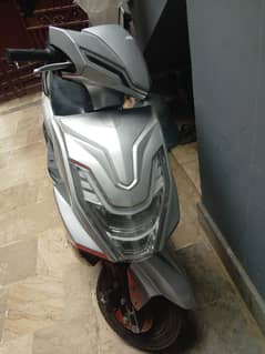 scooty for  sell model 2024