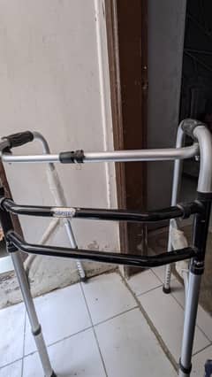 Walker Foldable Up&down AND adjustable