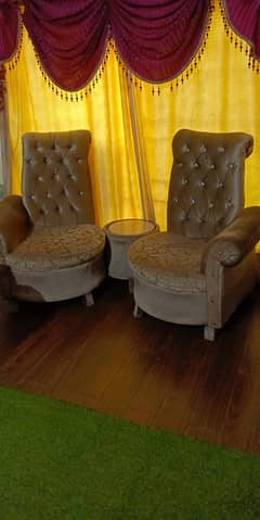 COUCH/COFFEE CHAIRS