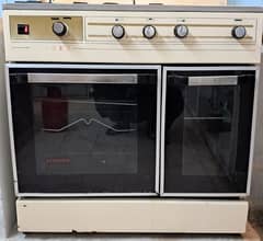 COOKING RANGE IN EXCELLENT CONDITION