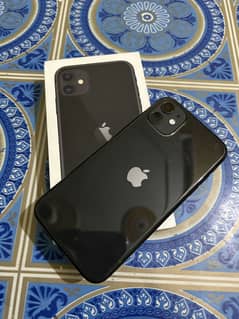 I phone 11 64gb factory unlock  10/10 condition with box
