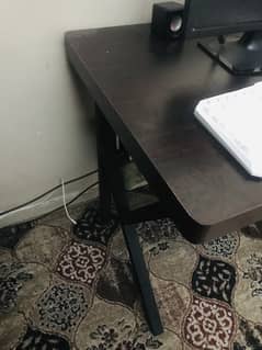 Computer table