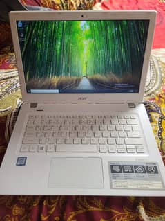 Acer Laptop Intel Core i5 4GB RAM Very Mint Condition.