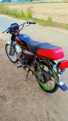 cd 70 bike sale karni ha all ok  ak rupy ka b kam nai ha