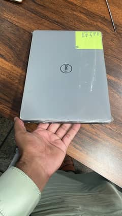 Dell Touch Screen -i5 - 10th  Quadcore - 16gb ram - 256 gb Nvme -