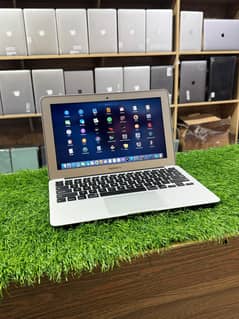 Apple MacBook Air 2015 Model 13 inch i5 8GB RAM 128SSD