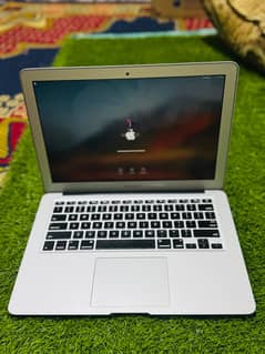 Apple MacBook Air 2017 Model 13 inch i5 8GB RAM 128SSD