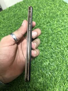 Iphone xs and all other iPhone available