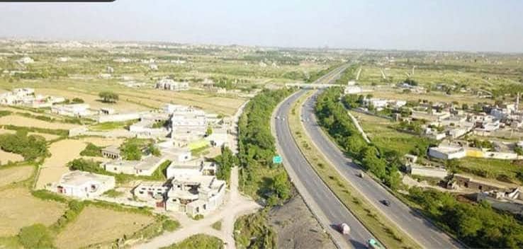 Short Corner ! Solid Land ! Reasonable Price ! In Block C ,MPCHS B_17 4