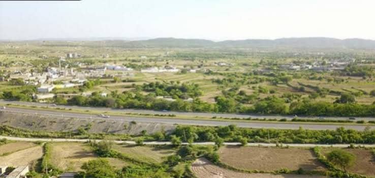 Short Corner ! Solid Land ! Reasonable Price ! In Block C ,MPCHS B_17 7