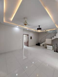 Lavish Brand new ! Single unit house ! Prime location ! Reasonable price ! A quality construction!