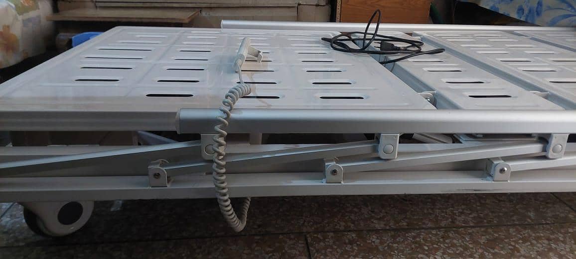 electronic patient bed with remote control and built in battery backup 3
