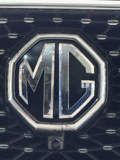 MG HS Trophy Edition Model 2020 Black with Red