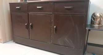 dressing table with wall mirror