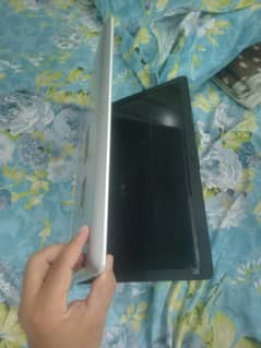 Hp laptop for sale . i3 8th generation battery disable