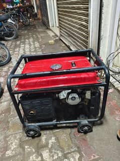 Honda Elemax generator in best condition