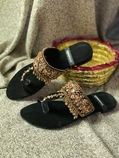 Black Kolhapuri ( Zebaish e Naaz)