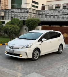 Prius alpha S touring 2013