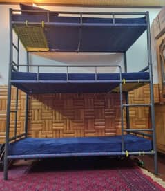 Three tier bed Can be suggested in two pieces. .