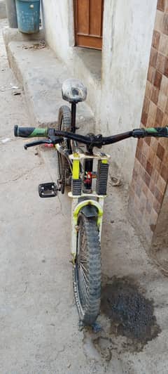 havy frame and  havy tyer