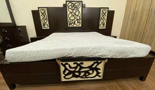 2 person bed,side tables & dressing table
