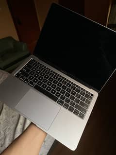 MacBook Air 2018 i5 16GB RAM