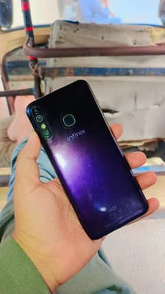 Infinix Hot 8 he Box he charger nhi he