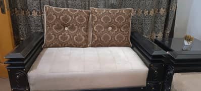 7 Seater Sofa Set solid Wood Good Condition