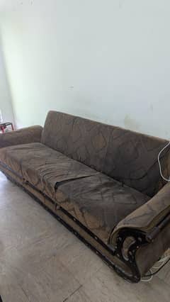 Sofa cumbed (poshish needed)