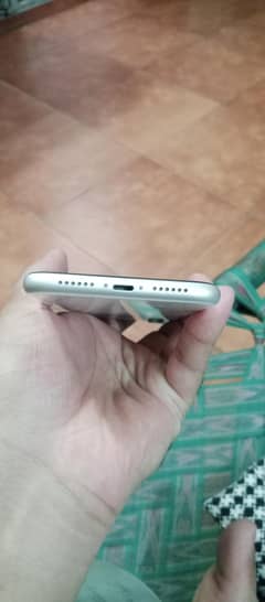 iphone XR 64GB Non PTA 84% Battery Health Waterpack