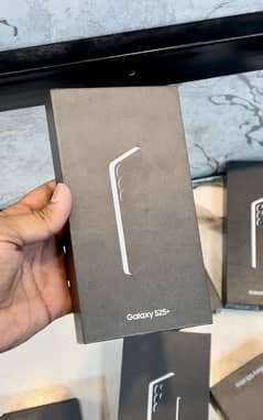 Box Pack S25 Plus 256gb 1 Year Official Warranty.