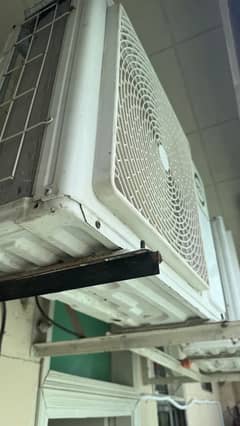 PEL DC INVERTER 1 TON