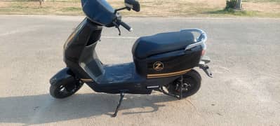 Electric scooty z ev